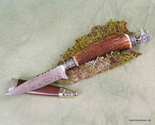 Trachtenmesser mit Damaszenerklinge, Figurkappe Trachtenmesser mit Damaszenerklinge, Figurkappe